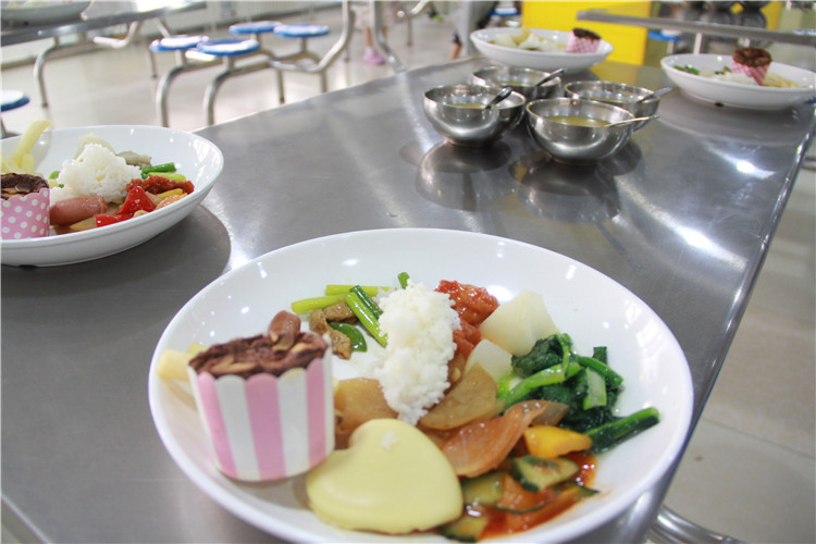 力迈学校餐厅
