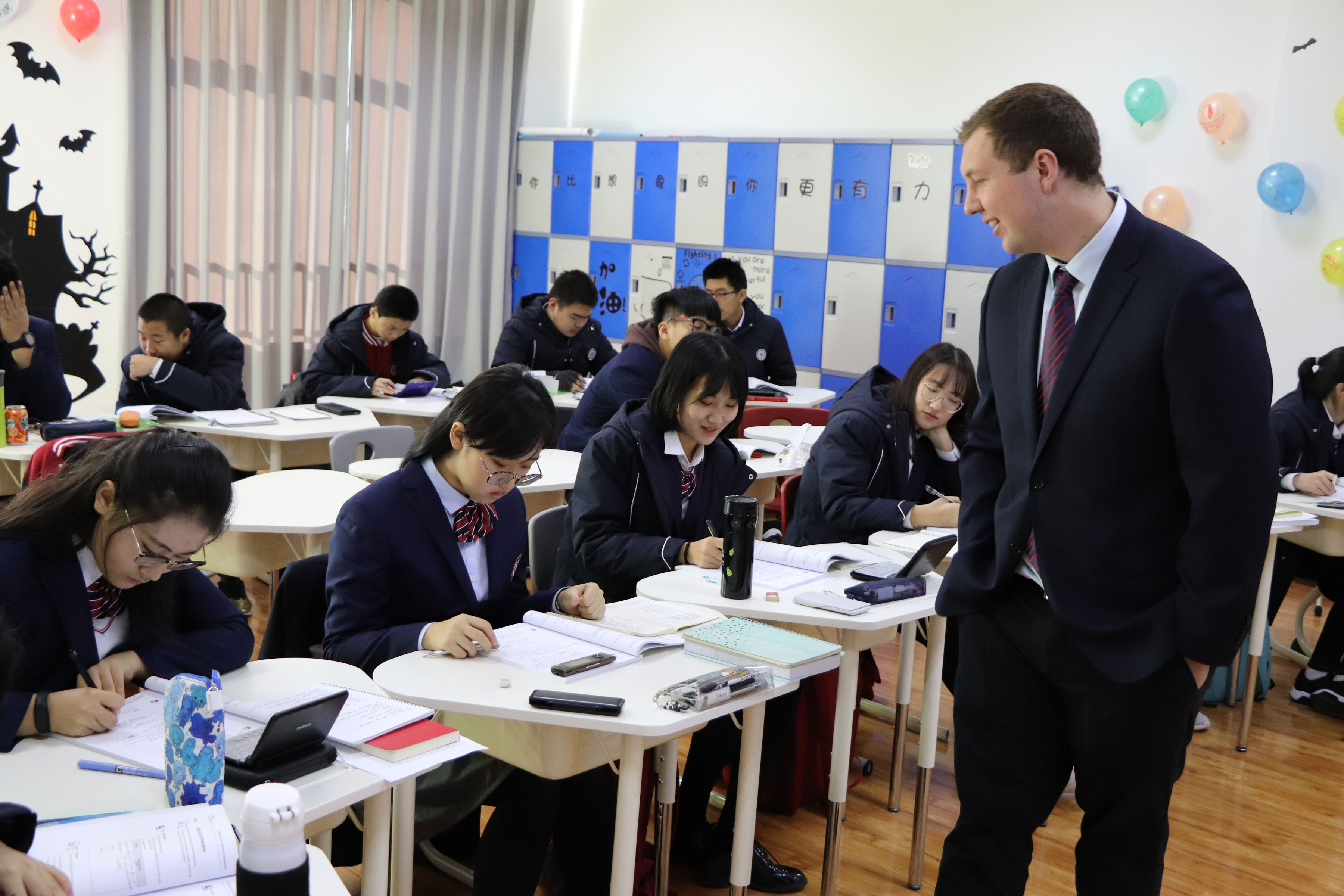 【北京国际学校收费】北京的国际学校高中报考要求是什么(图1)