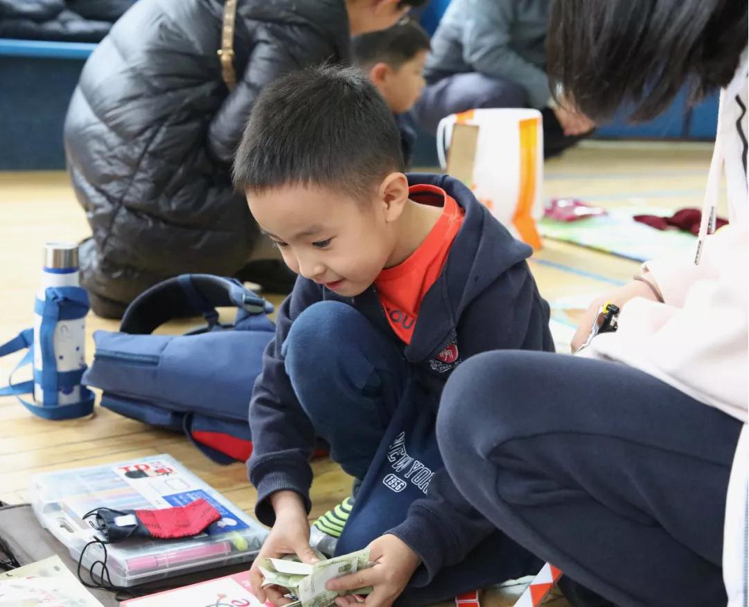 小小的善举，暖暖的爱心力迈跳蚤市场见闻(图12)