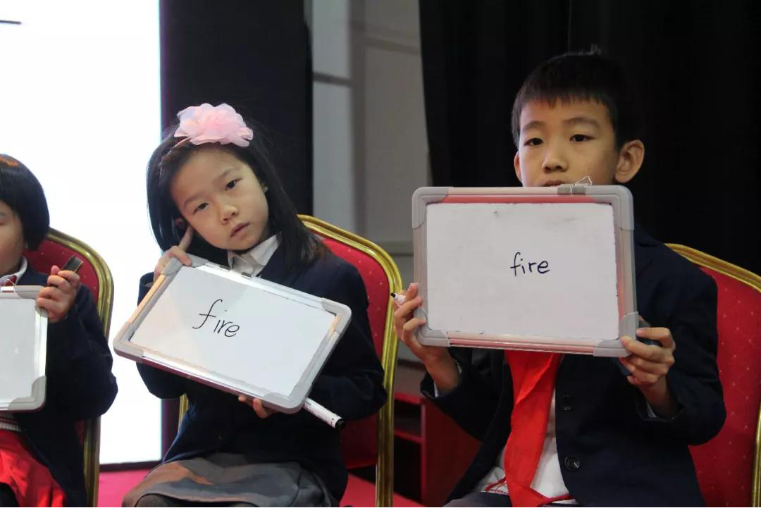 英语词汇什么的，敢来和我打擂吗？/力迈中美国际学校拼词大赛Spelling Bee(图11)