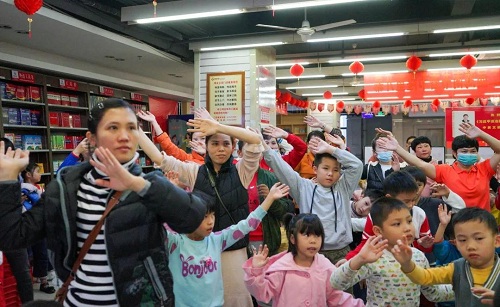 点燃阅读星火，共建书香澄迈——“小手拉大手·一起学英语”亲子活动圆满落幕(图10)