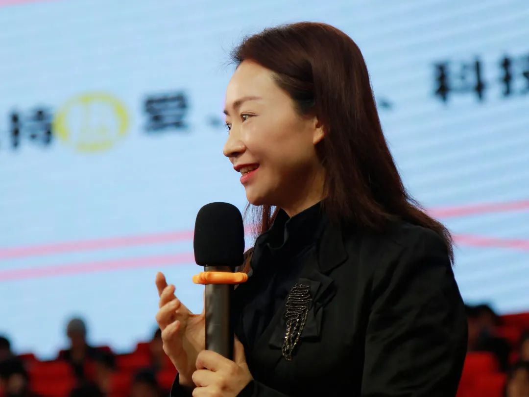 力迈 职业规划讲座 | "职"点迷津，"职"面未来的多元人生(图5)